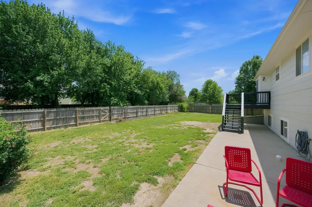 2502 S Lark Lane Wichita KS 67215