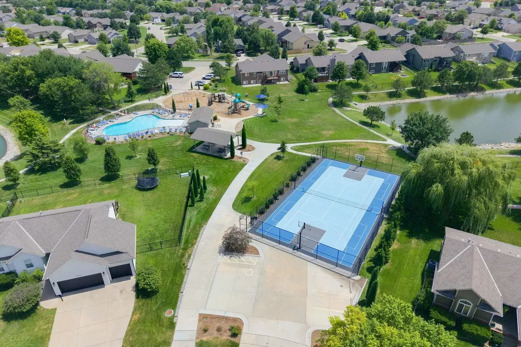 2502 S Lark Lane Wichita KS 67215