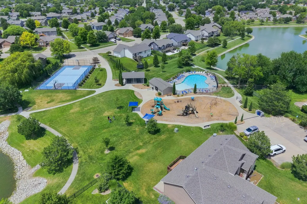 2502 S Lark Lane Wichita KS 67215