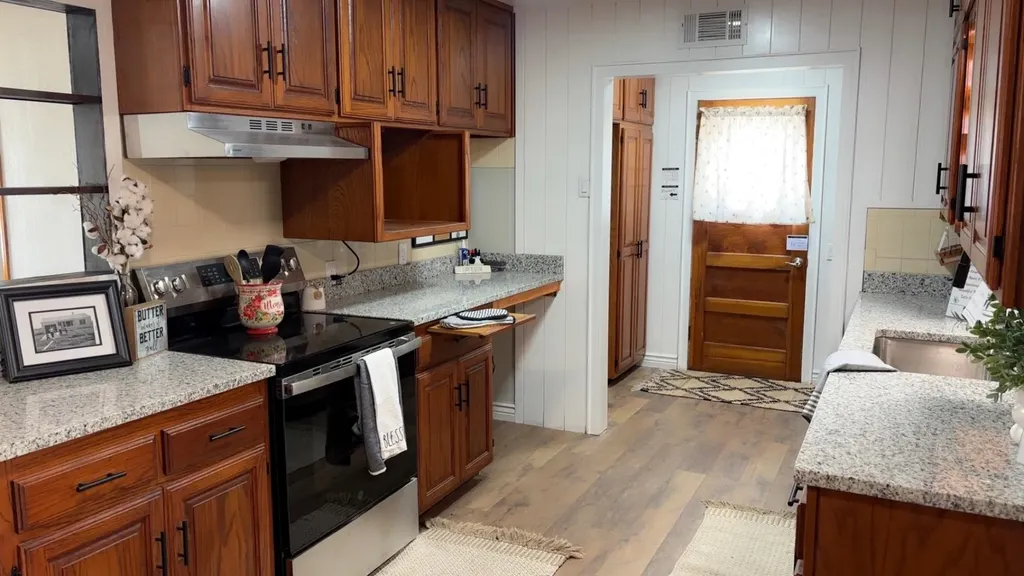 3026 S Fern Wichita KS 67217