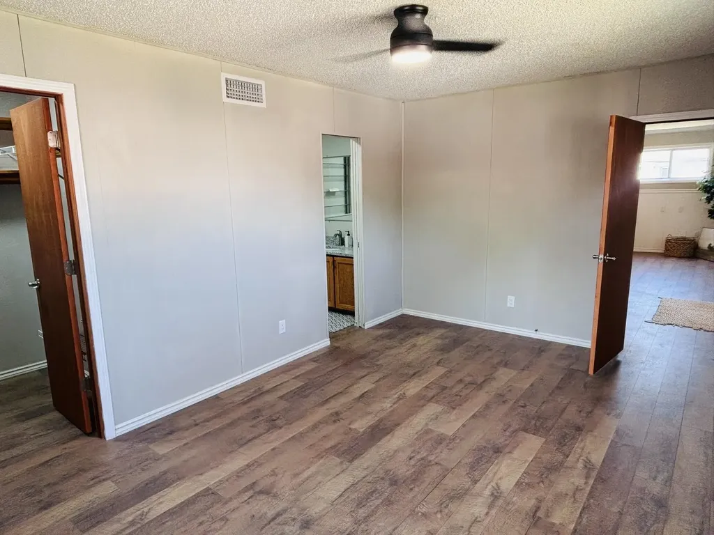 3026 S Fern Wichita KS 67217