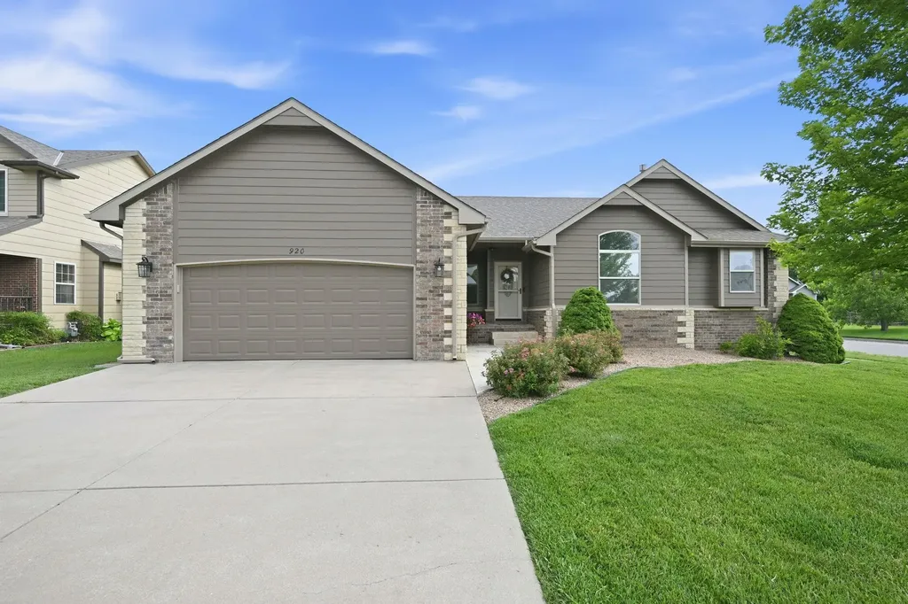 920 N Mountain Andover KS 67002