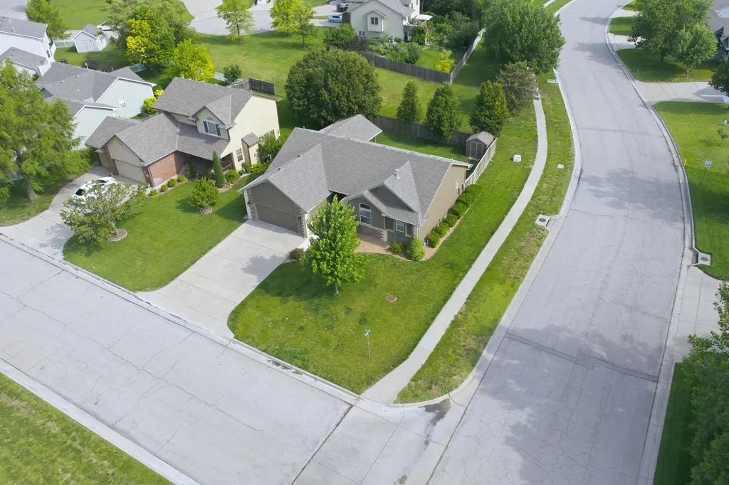 920 N Mountain Andover KS 67002