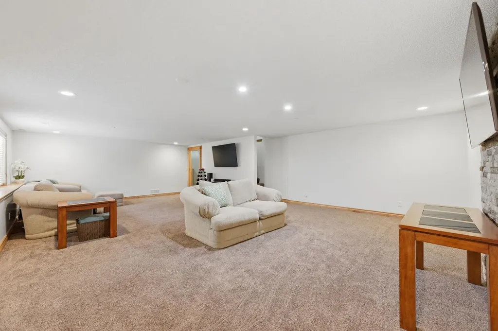 920 N Mountain Andover KS 67002