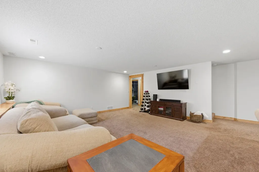 920 N Mountain Andover KS 67002