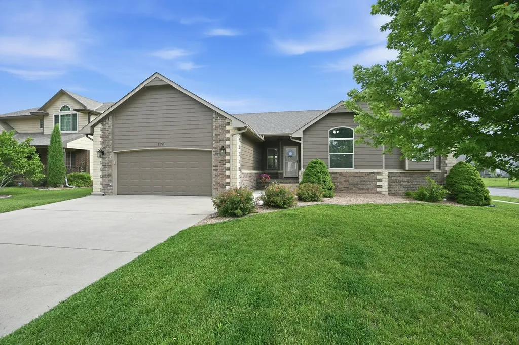 920 N Mountain Andover KS 67002
