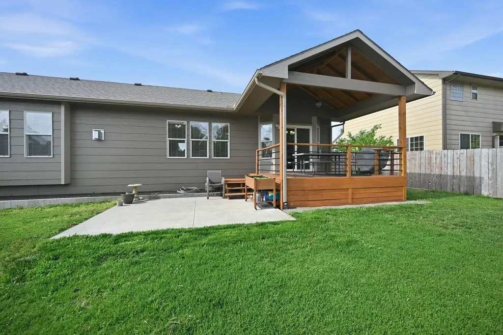 920 N Mountain Andover KS 67002
