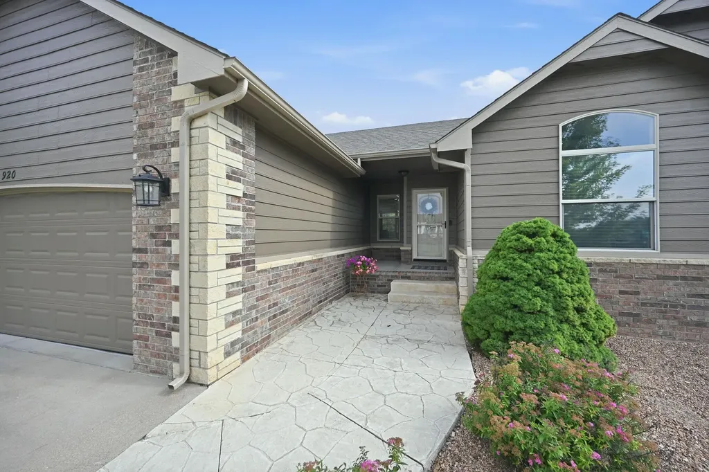 920 N Mountain Andover KS 67002