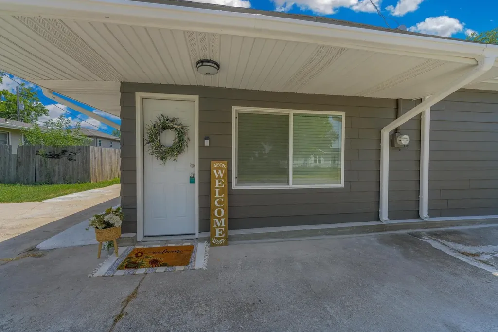 2811 W Maxwell Wichita KS 67217
