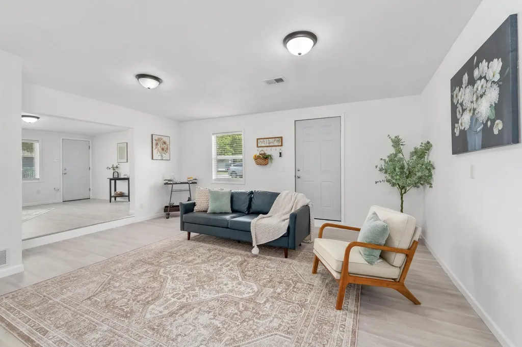 2811 W Maxwell Wichita KS 67217