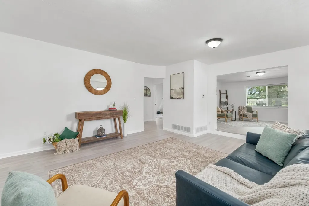 2811 W Maxwell Wichita KS 67217