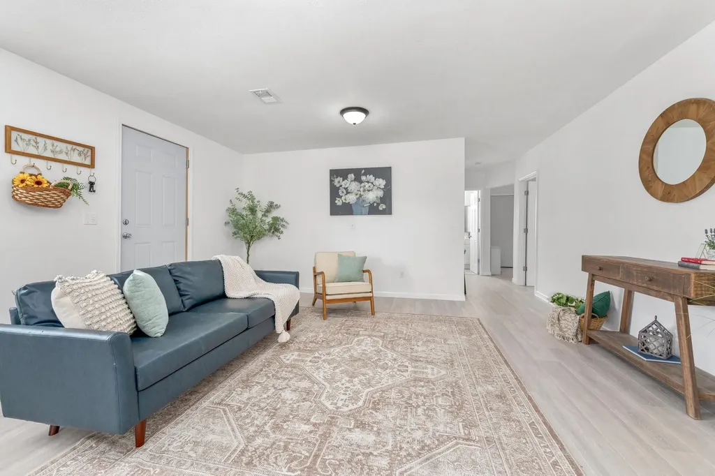 2811 W Maxwell Wichita KS 67217