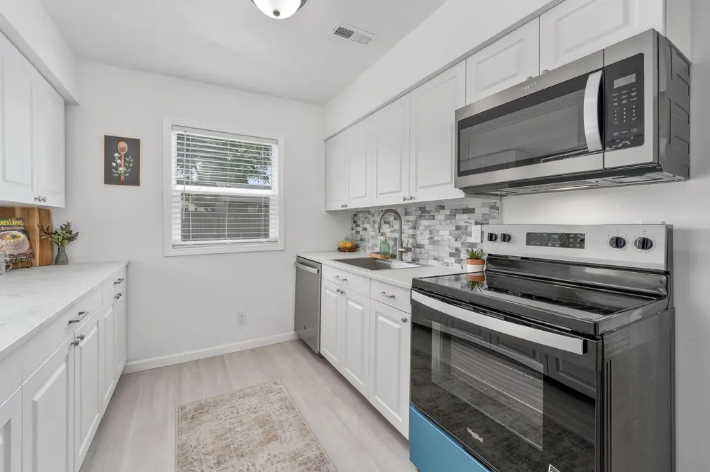 2811 W Maxwell Wichita KS 67217