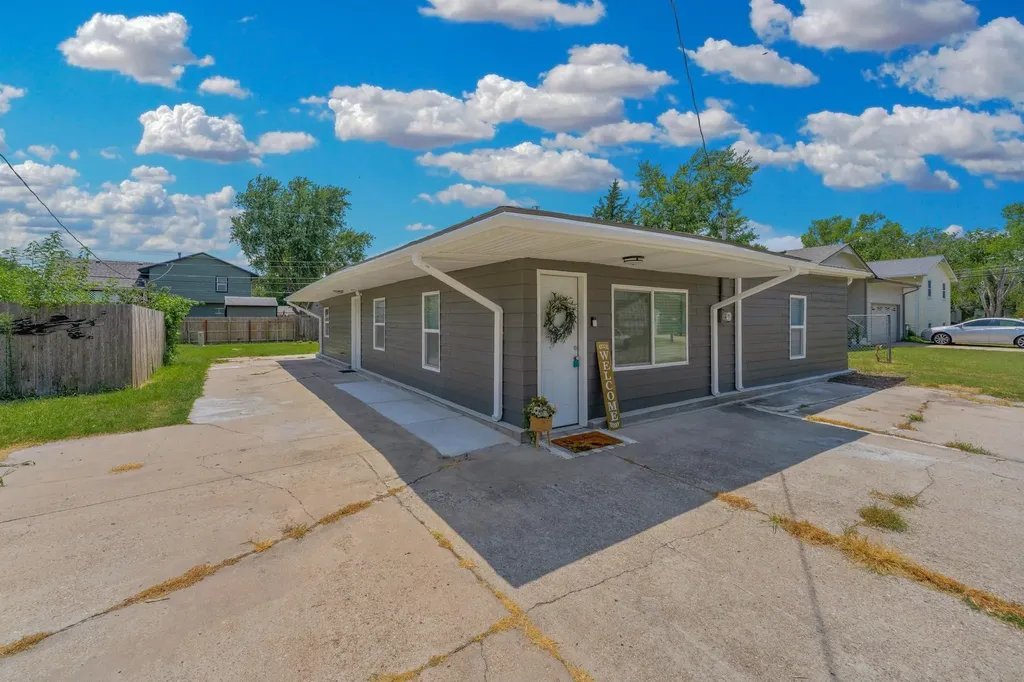 2811 W Maxwell Wichita KS 67217
