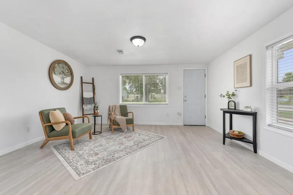 2811 W Maxwell Wichita KS 67217