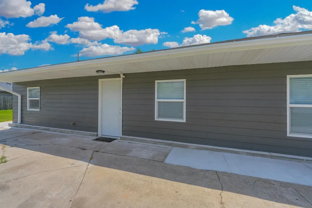 2811 W Maxwell Wichita KS 67217