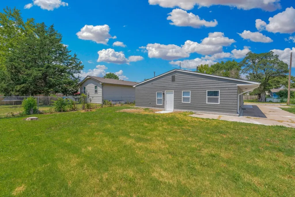 2811 W Maxwell Wichita KS 67217