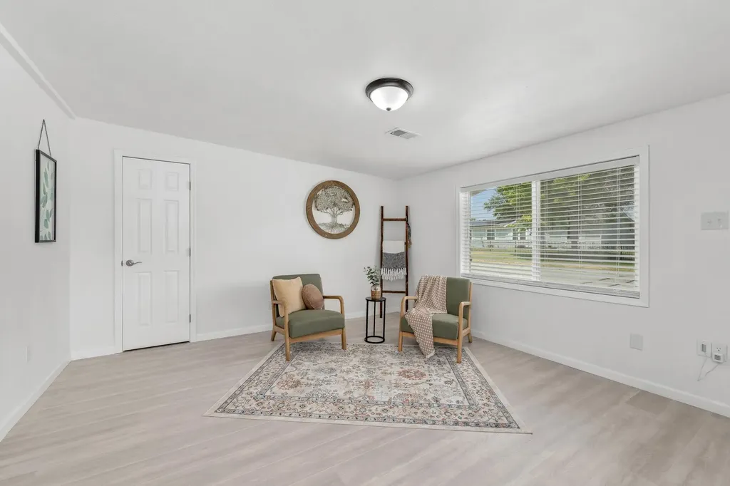 2811 W Maxwell Wichita KS 67217