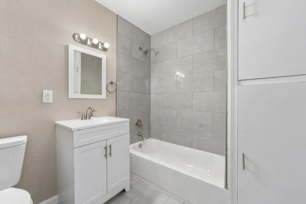 2430 S Washington Wichita KS 67216