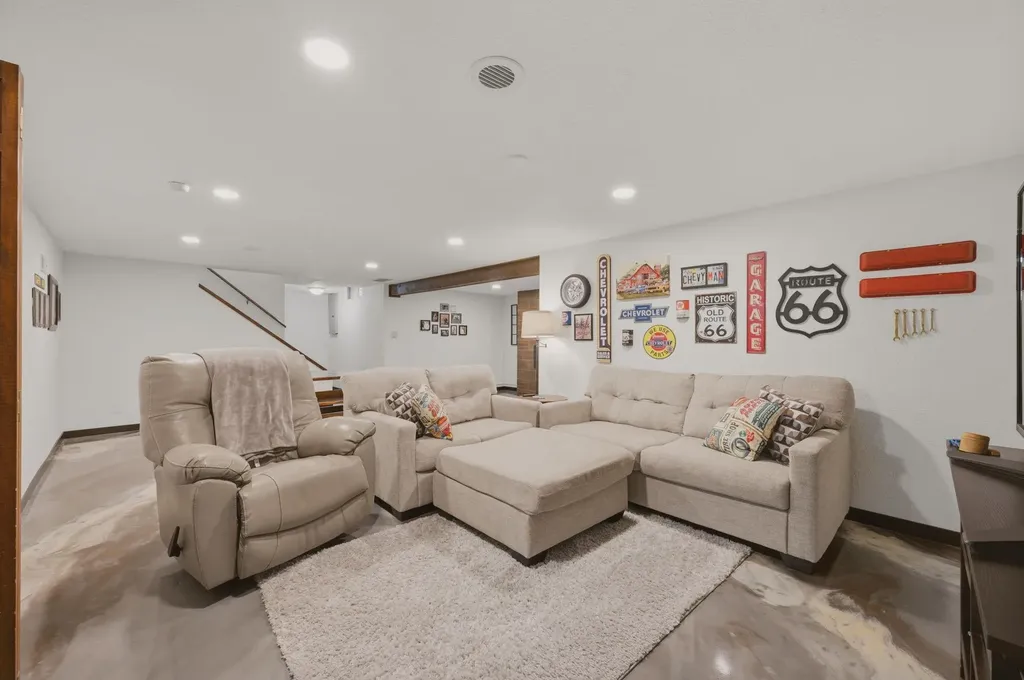 608 E Meadow Road El Dorado KS 67042