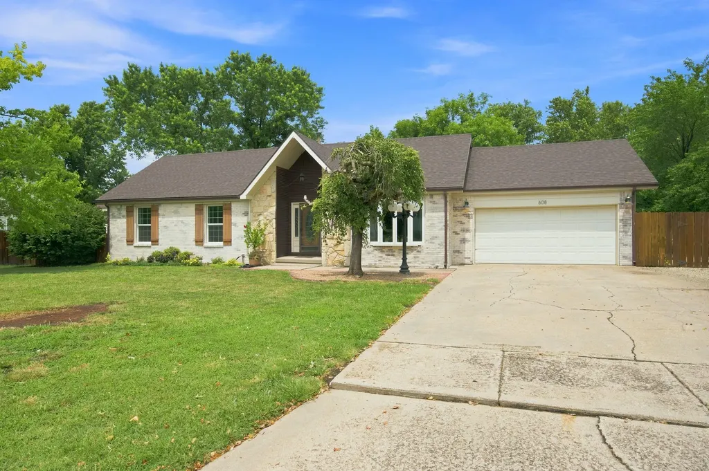 608 E Meadow Road El Dorado KS 67042