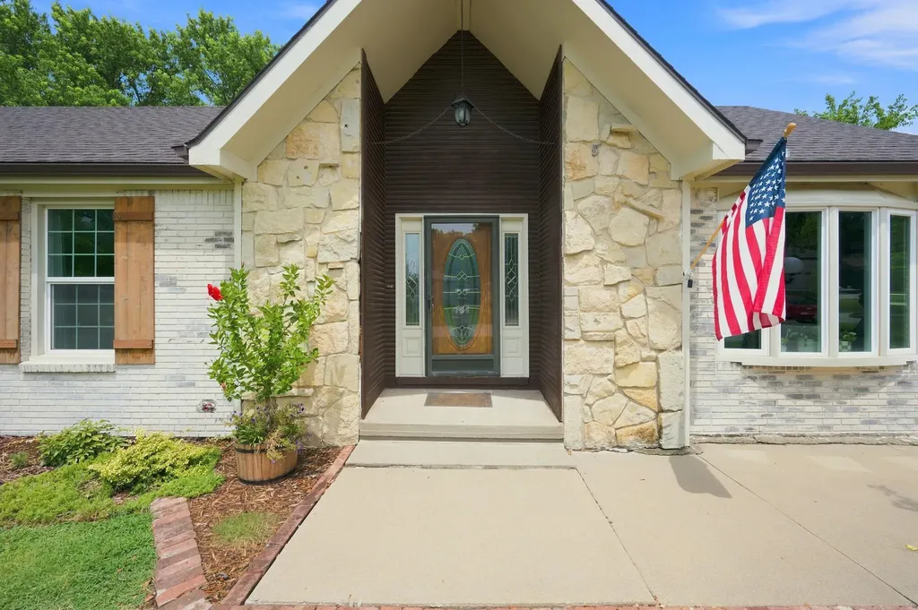 608 E Meadow Road El Dorado KS 67042