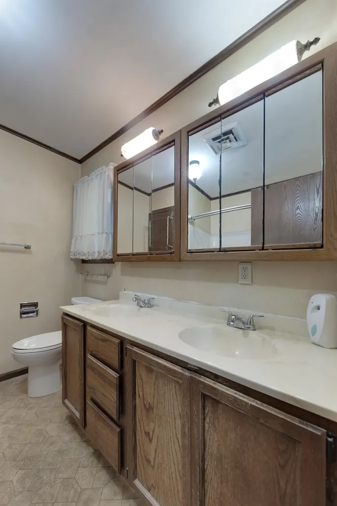 2656 N Poplar Street Wichita KS 67219
