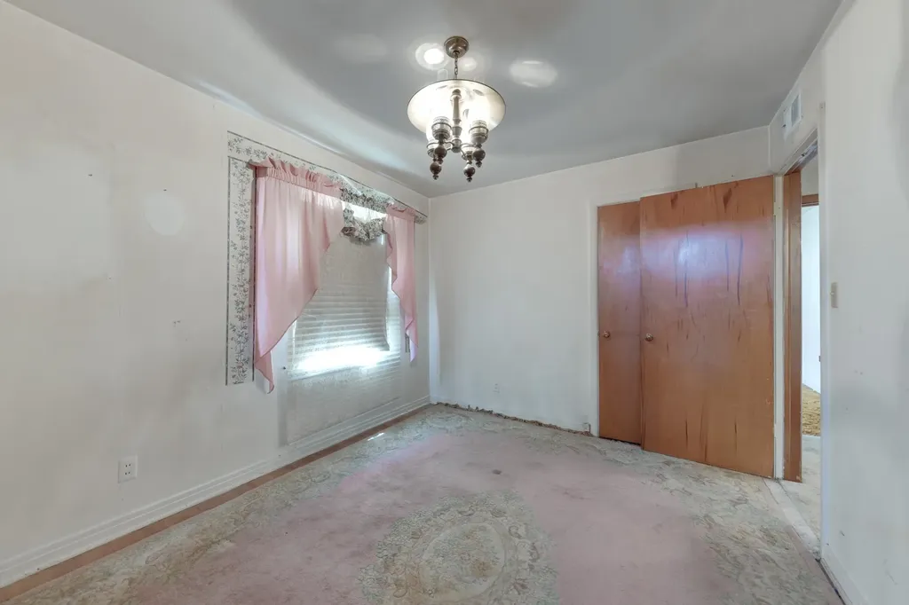 2656 N Poplar Street Wichita KS 67219