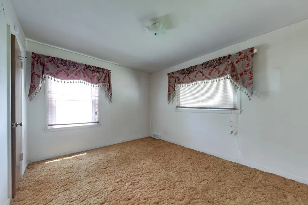 2656 N Poplar Street Wichita KS 67219