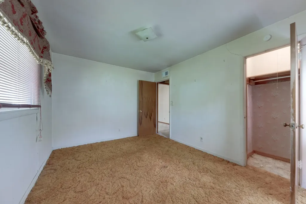 2656 N Poplar Street Wichita KS 67219