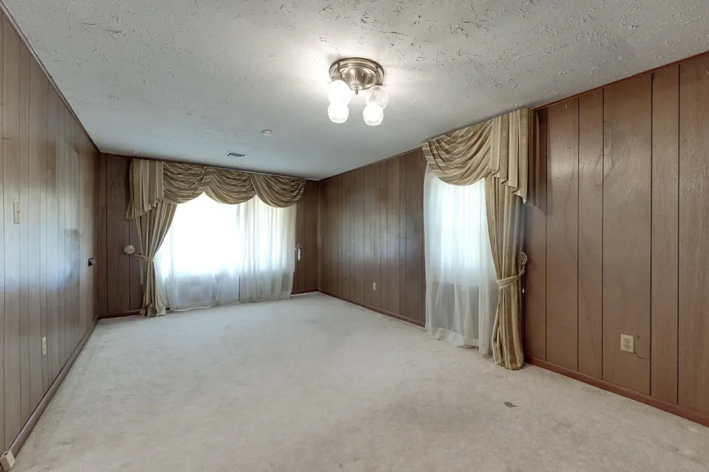 2656 N Poplar Street Wichita KS 67219