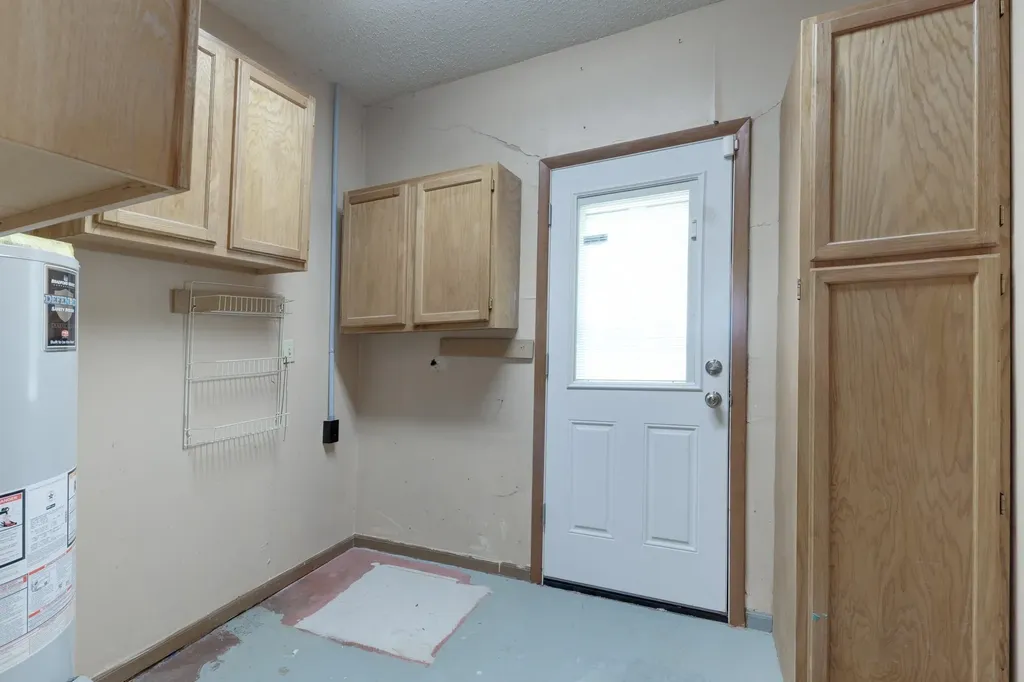 2656 N Poplar Street Wichita KS 67219