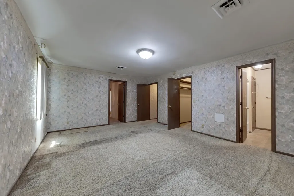 2656 N Poplar Street Wichita KS 67219