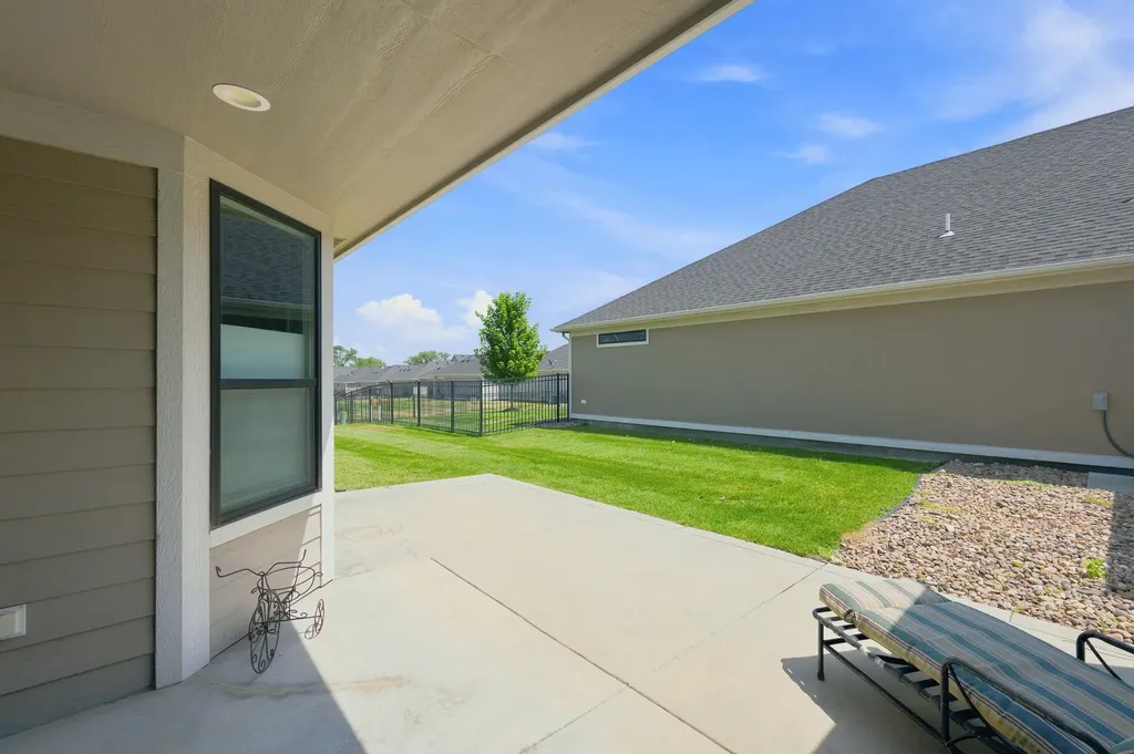 1226 S Forestview Street Wichita KS 67235