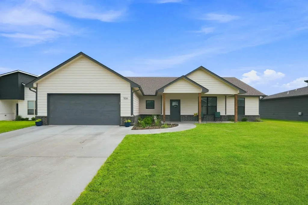 506 S Sweetwater Road Maize KS 67101