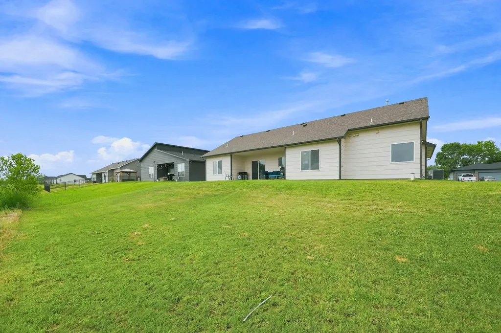 506 S Sweetwater Road Maize KS 67101