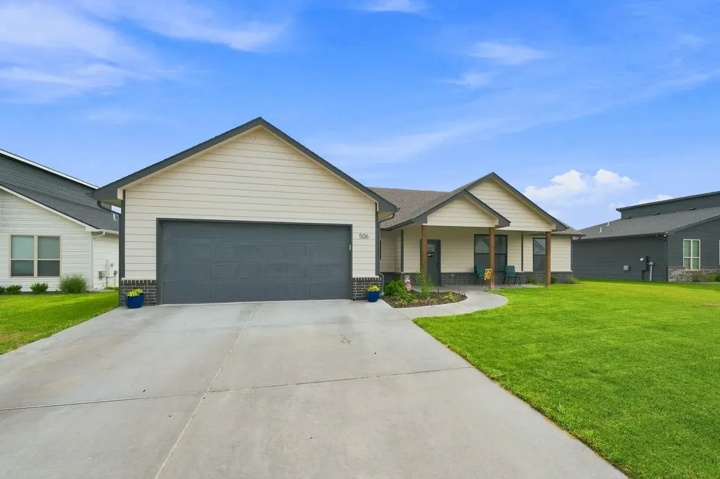 506 S Sweetwater Road Maize KS 67101