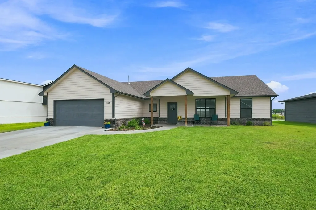 506 S Sweetwater Road Maize KS 67101