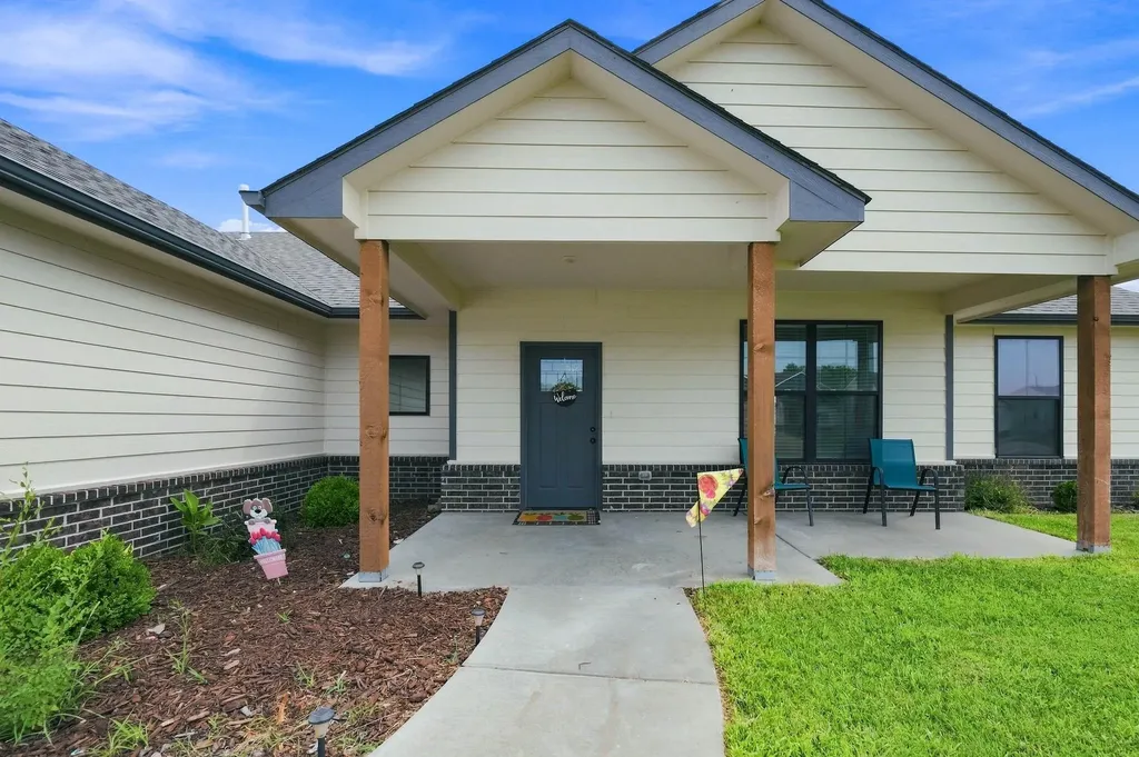 506 S Sweetwater Road Maize KS 67101