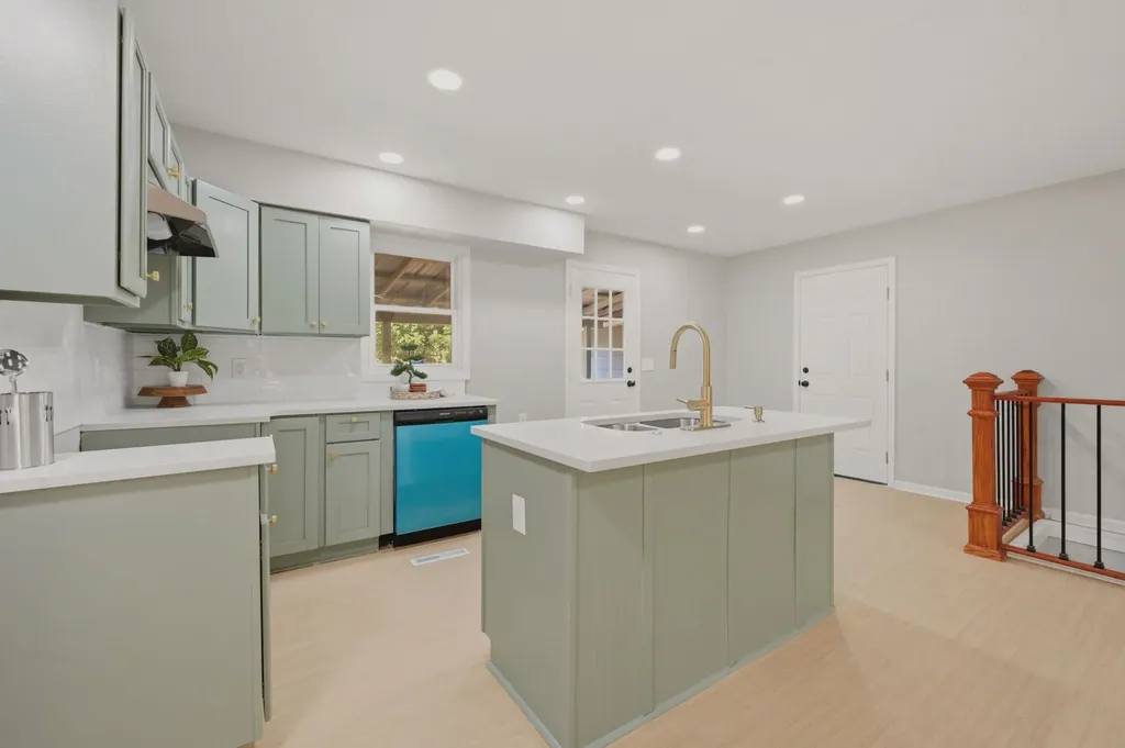 6639 N Kerman Drive Park City KS 67219