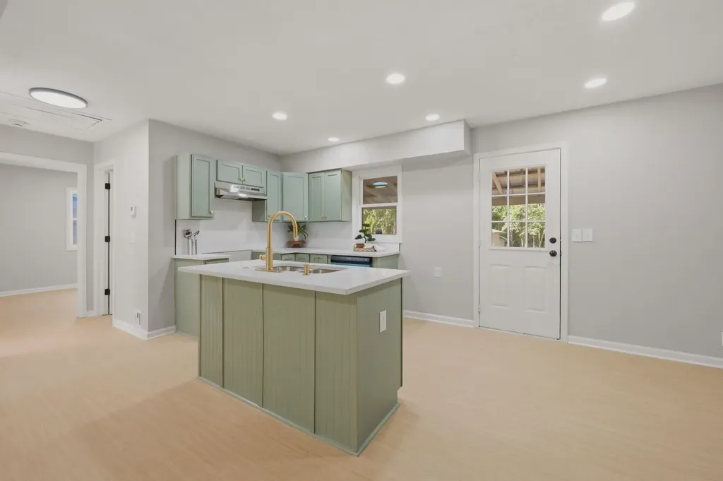 6639 N Kerman Drive Park City KS 67219