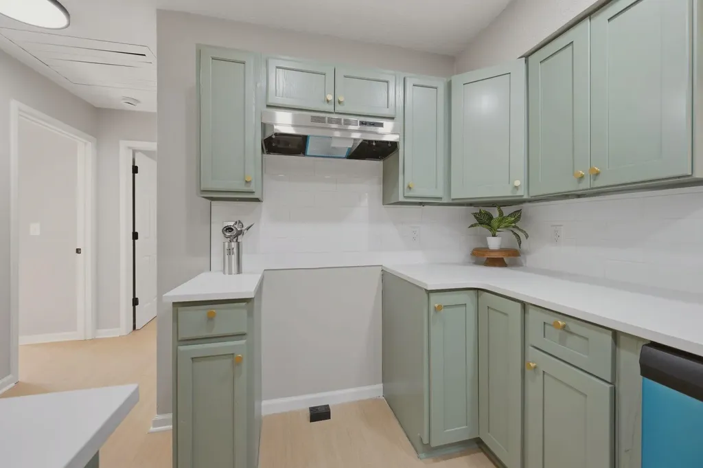 6639 N Kerman Drive Park City KS 67219