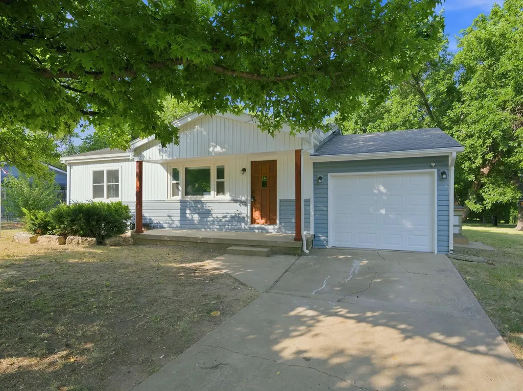 6639 N Kerman Drive Park City KS 67219