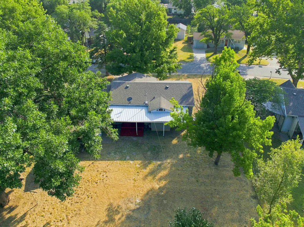 6639 N Kerman Drive Park City KS 67219