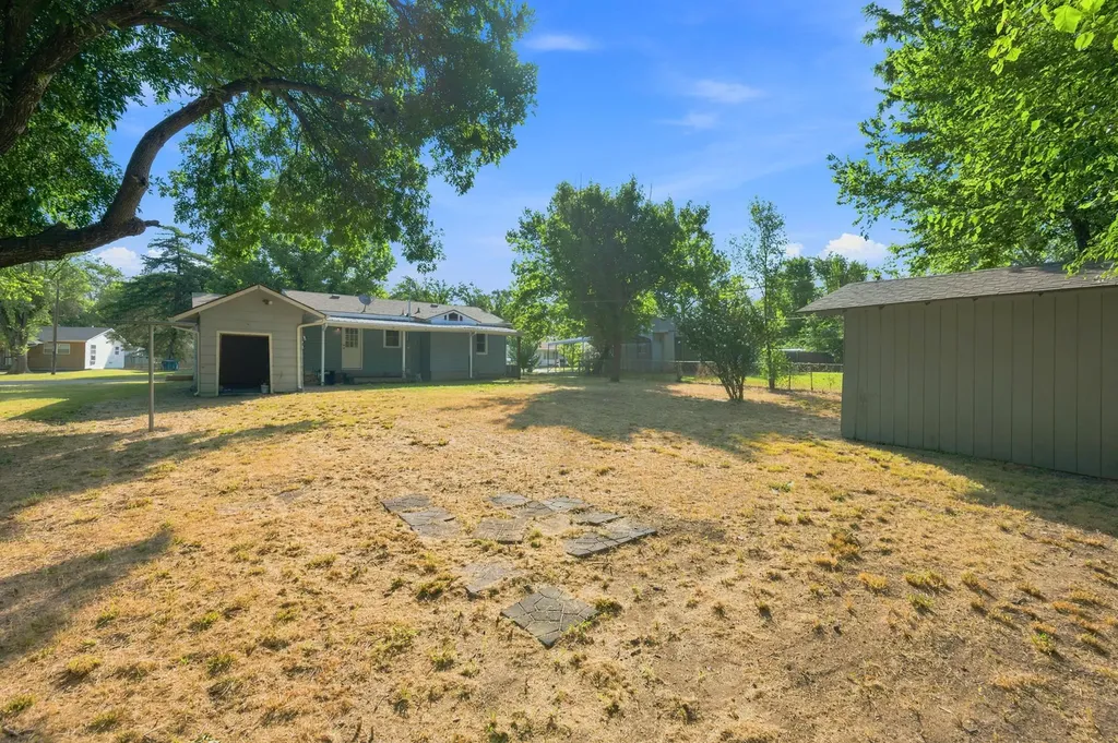 6639 N Kerman Drive Park City KS 67219