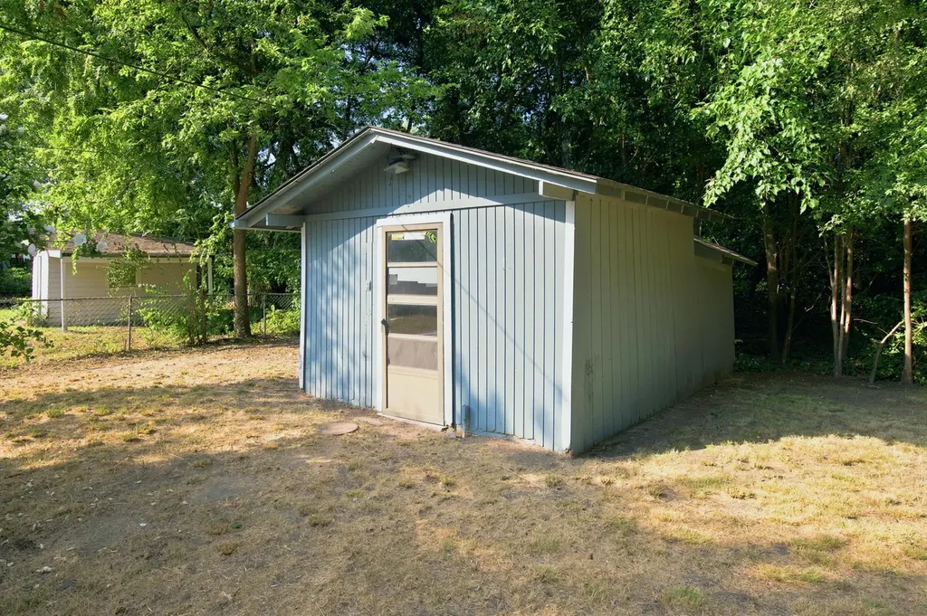 6639 N Kerman Drive Park City KS 67219