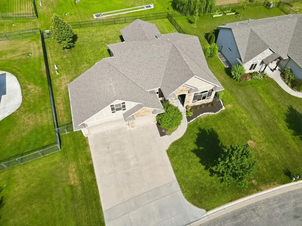 2319 S Vintage Drive Andover KS 67002