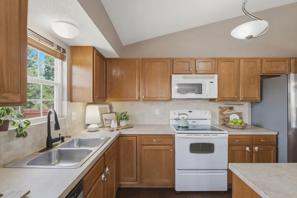 2646 E Cambridge Street Wichita KS 67219