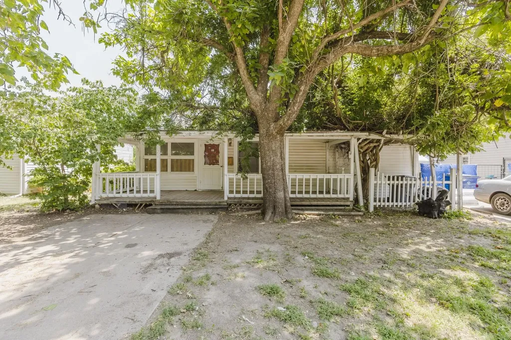 1120 Pineridge Street Wichita KS 67218