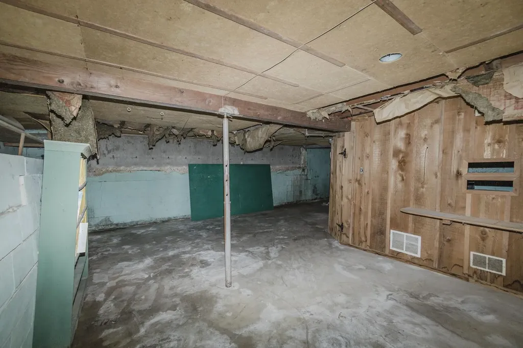 1120 Pineridge Street Wichita KS 67218